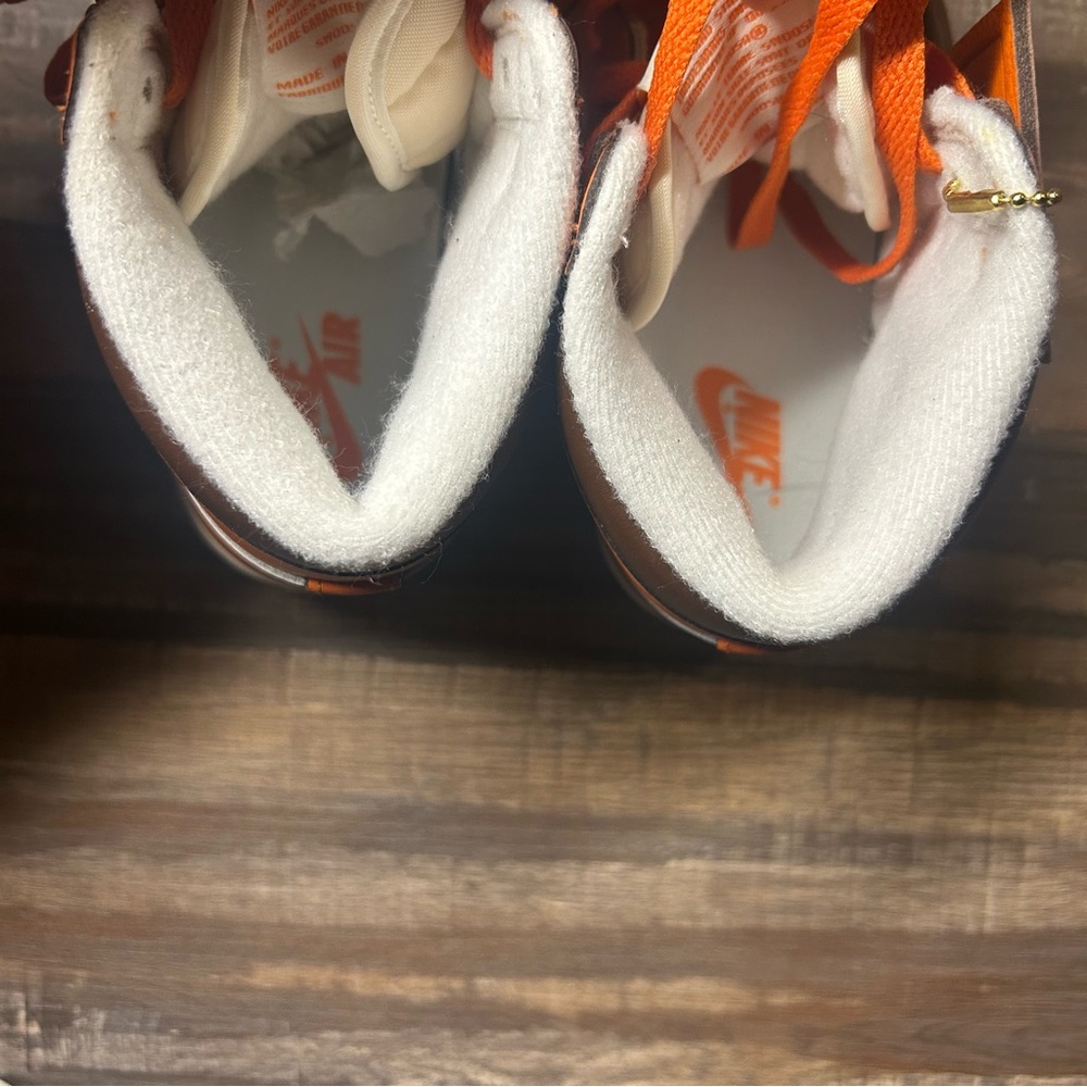 Nike Wmns Air Jordan 1 High OG Starfish Women’s 6.5 Orange NWT - Picture 2 of 9